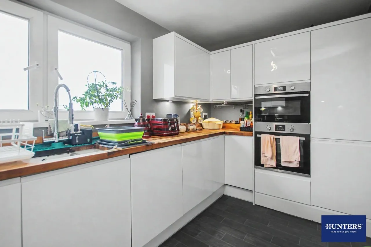 Lichfield Mount, Bradford, BD2 1NX, photo 2