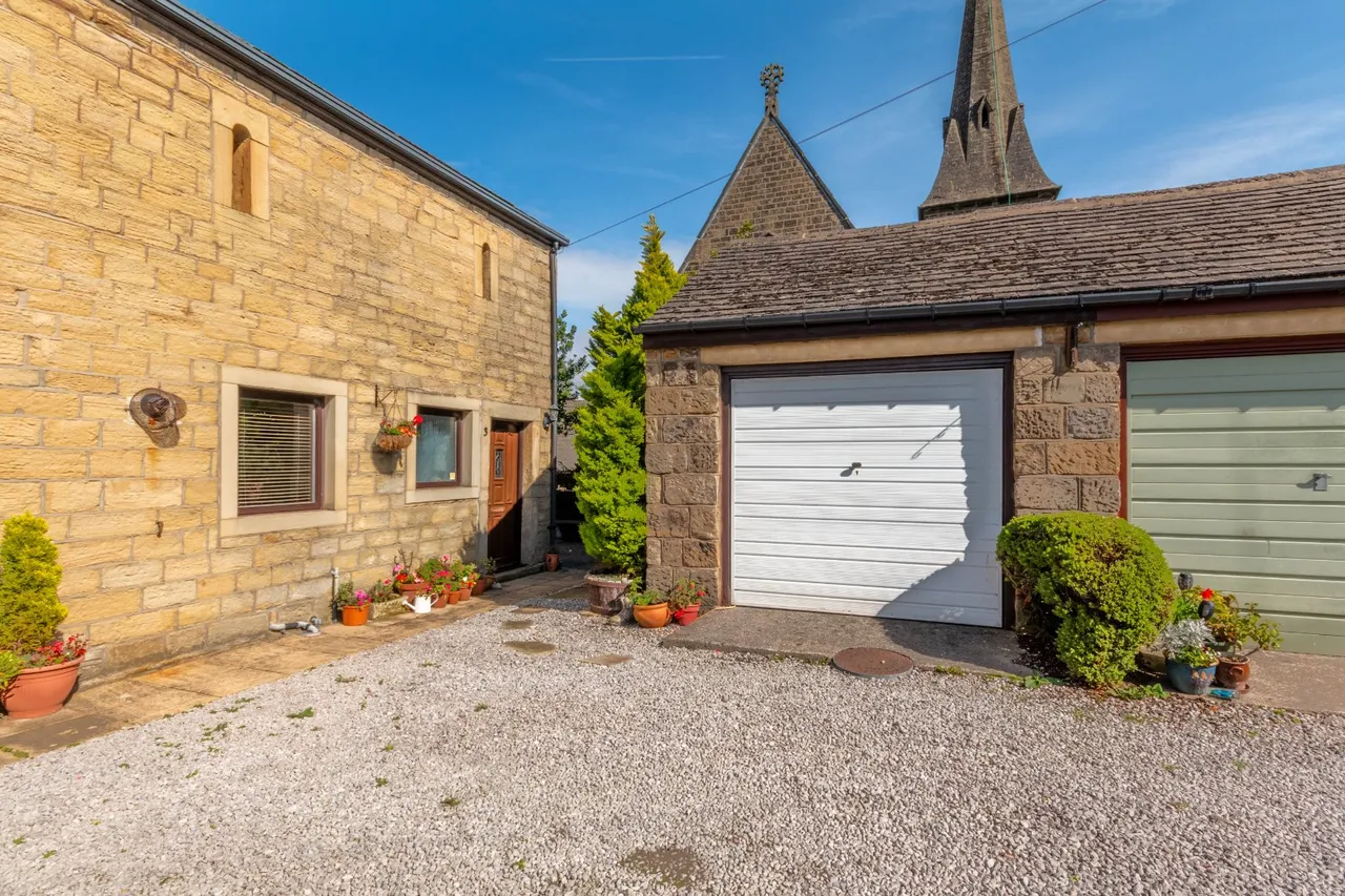 Fenton Court, Cullingworth, BD13, photo 16