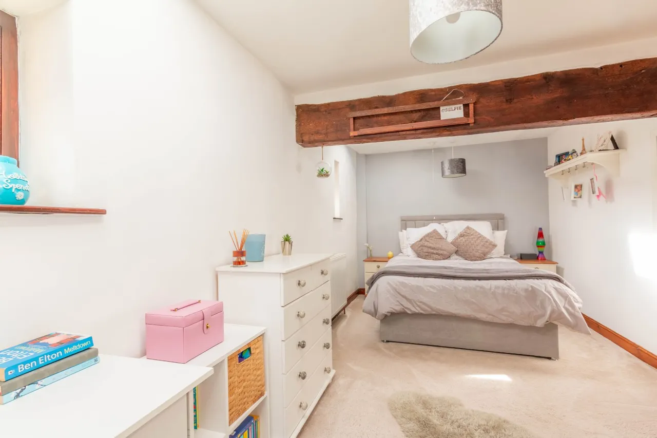 Fenton Court, Cullingworth, BD13, photo 8