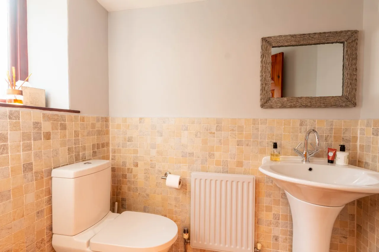 Fenton Court, Cullingworth, BD13, photo 6