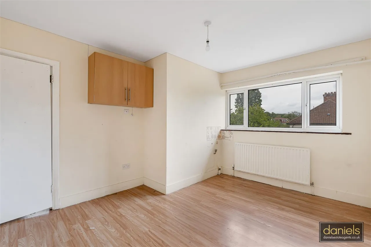 Medway Gardens, Wembley, HA0, photo 4