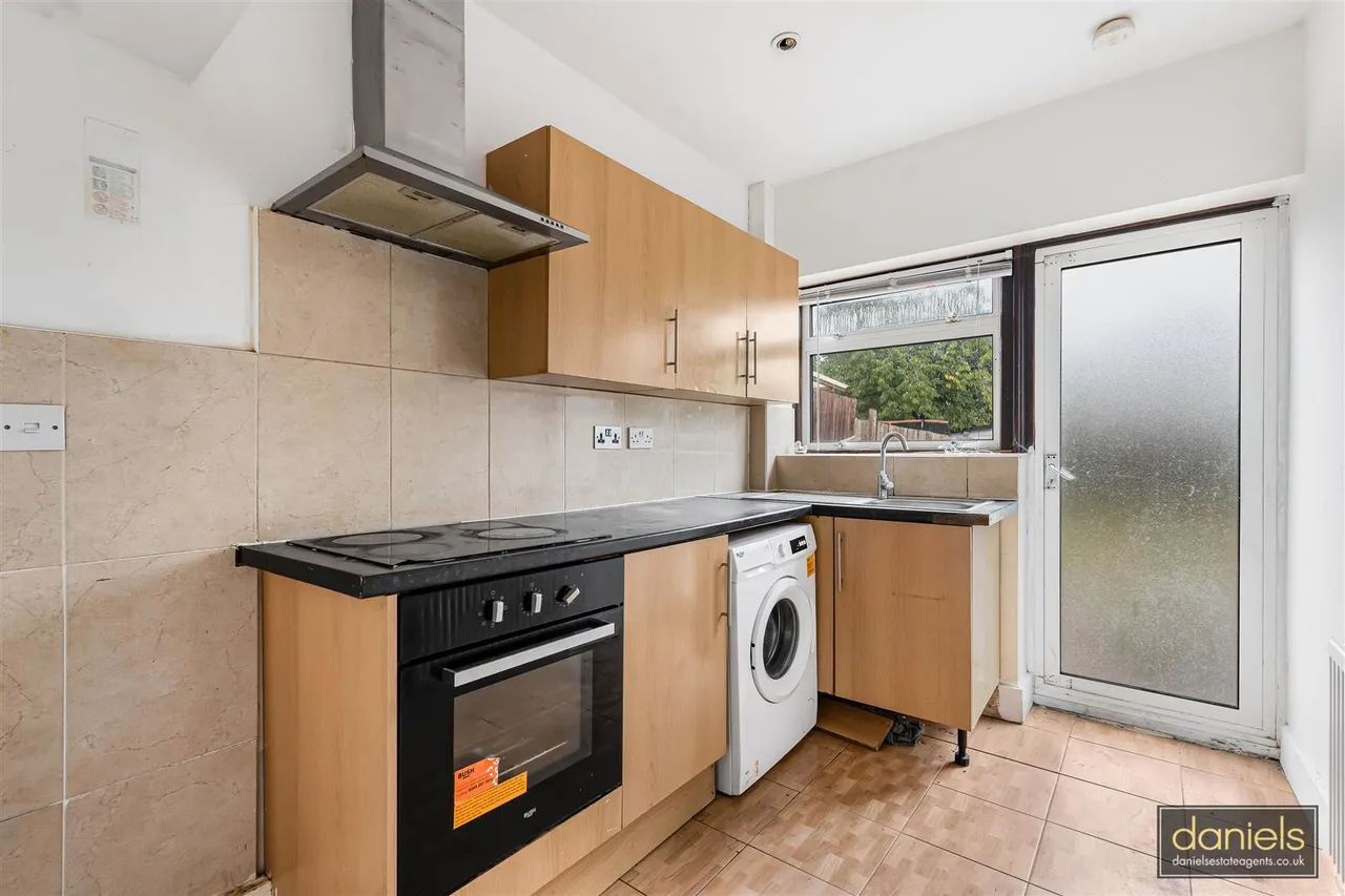 Medway Gardens, Wembley, HA0, photo 6