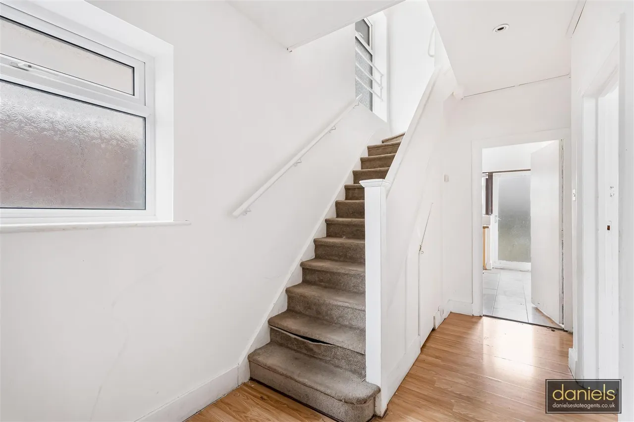 Medway Gardens, Wembley, HA0, photo 5