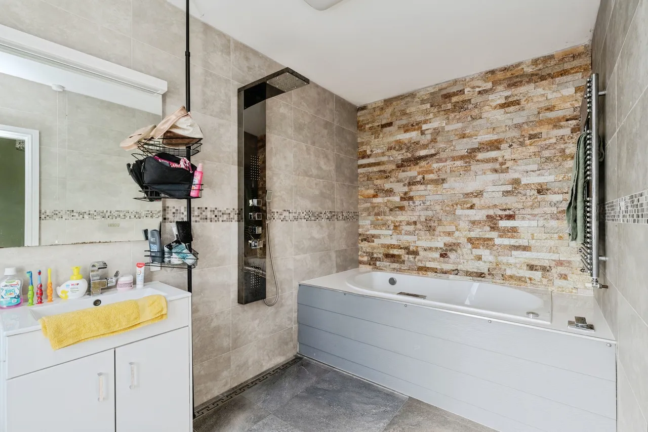 Cockett Road, Cockett, photo 6