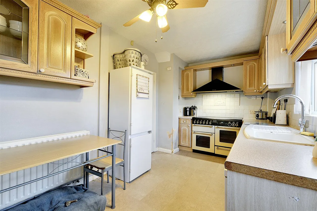 Woodside Road, Lenton Abbey, NG9, photo 7