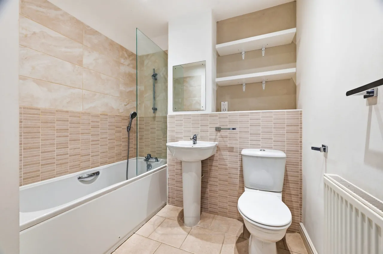 Kelling Way, Broughton, Milton Keynes, Milton Keynes, MK10 9NW, photo 17