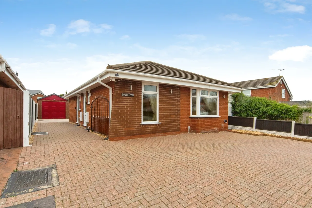 Ince Lane, Elton, CH2, photo 2
