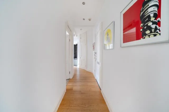 Queensway, London, W2, photo 8