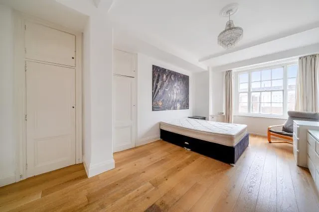 Queensway, London, W2, photo 13