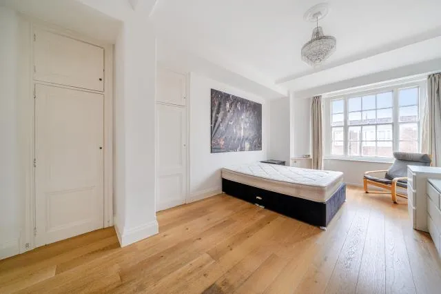 Queensway, London, W2, photo 11