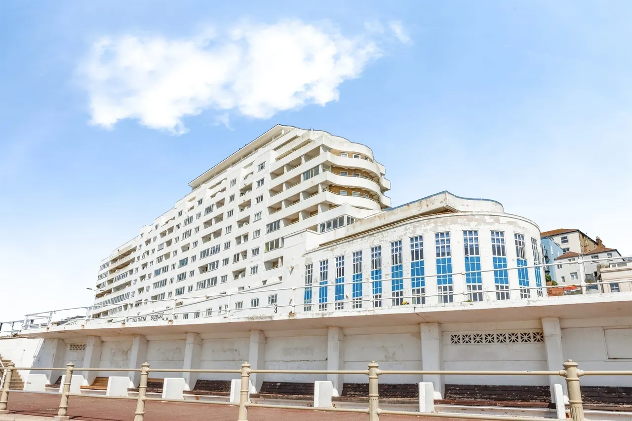 1 bed flat for sale — Marine Court, St. Leonards-On-Sea