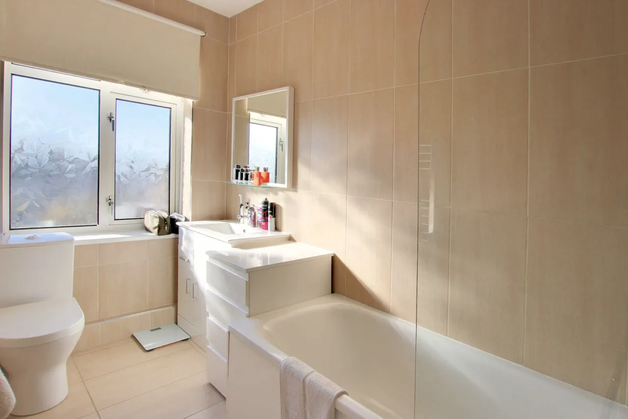 Flat 10, Hazelwood Lodge Red Lodge Road, West Wickham, West Wickham, BR4 0EN, photo 5
