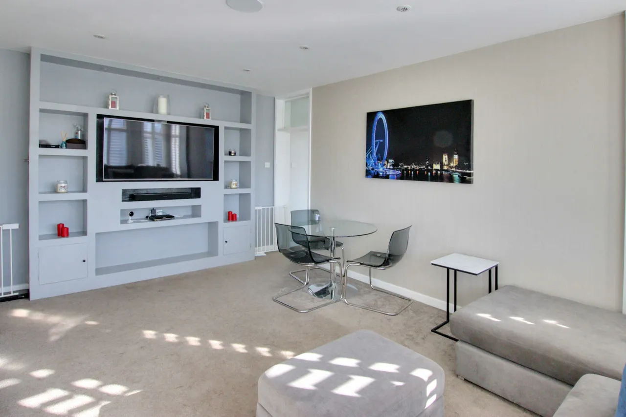 2 bed flat for sale — Flat 10, Hazelwood Lodge Red Lodge Road, West Wickham, West Wickham, BR4 0EN