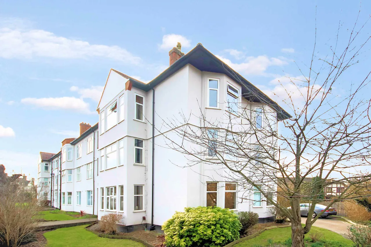 Flat 10, Hazelwood Lodge Red Lodge Road, West Wickham, West Wickham, BR4 0EN, photo 2