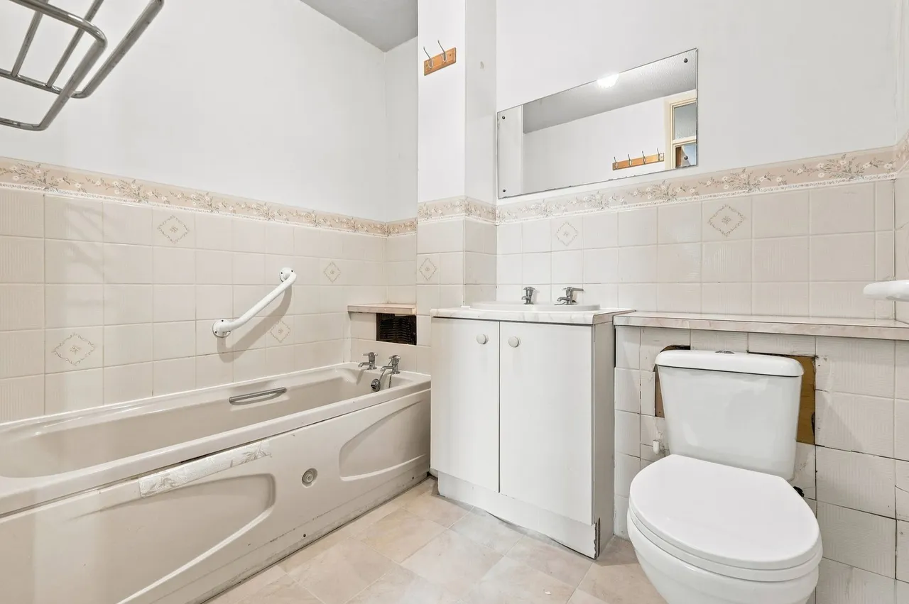 Octavia Way, Staines, TW18, photo 14