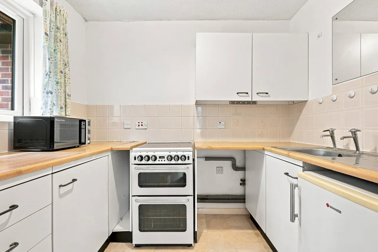 Octavia Way, Staines, TW18, photo 8