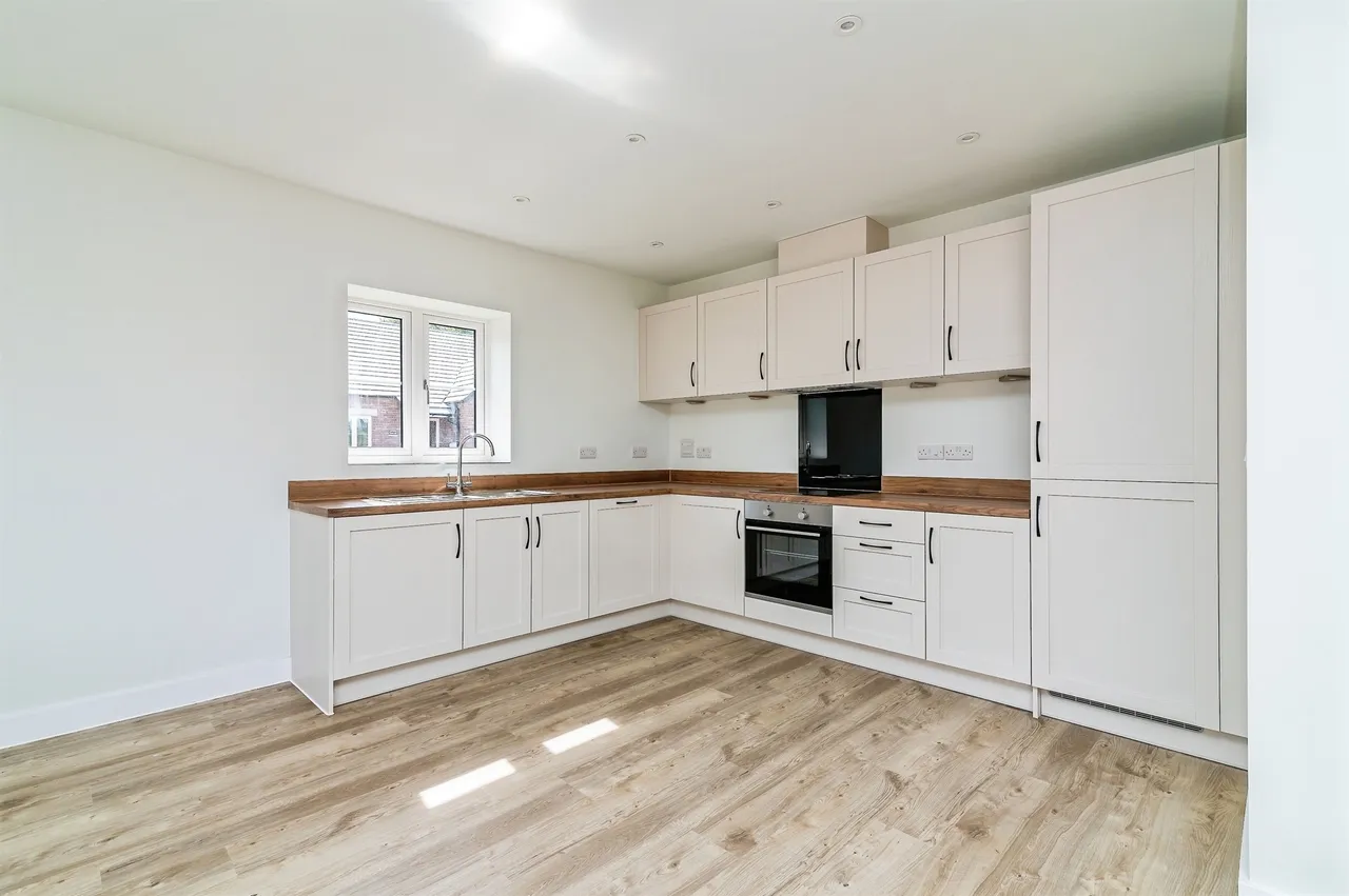 Coventry Lane, Bramcote, NG9, photo 6