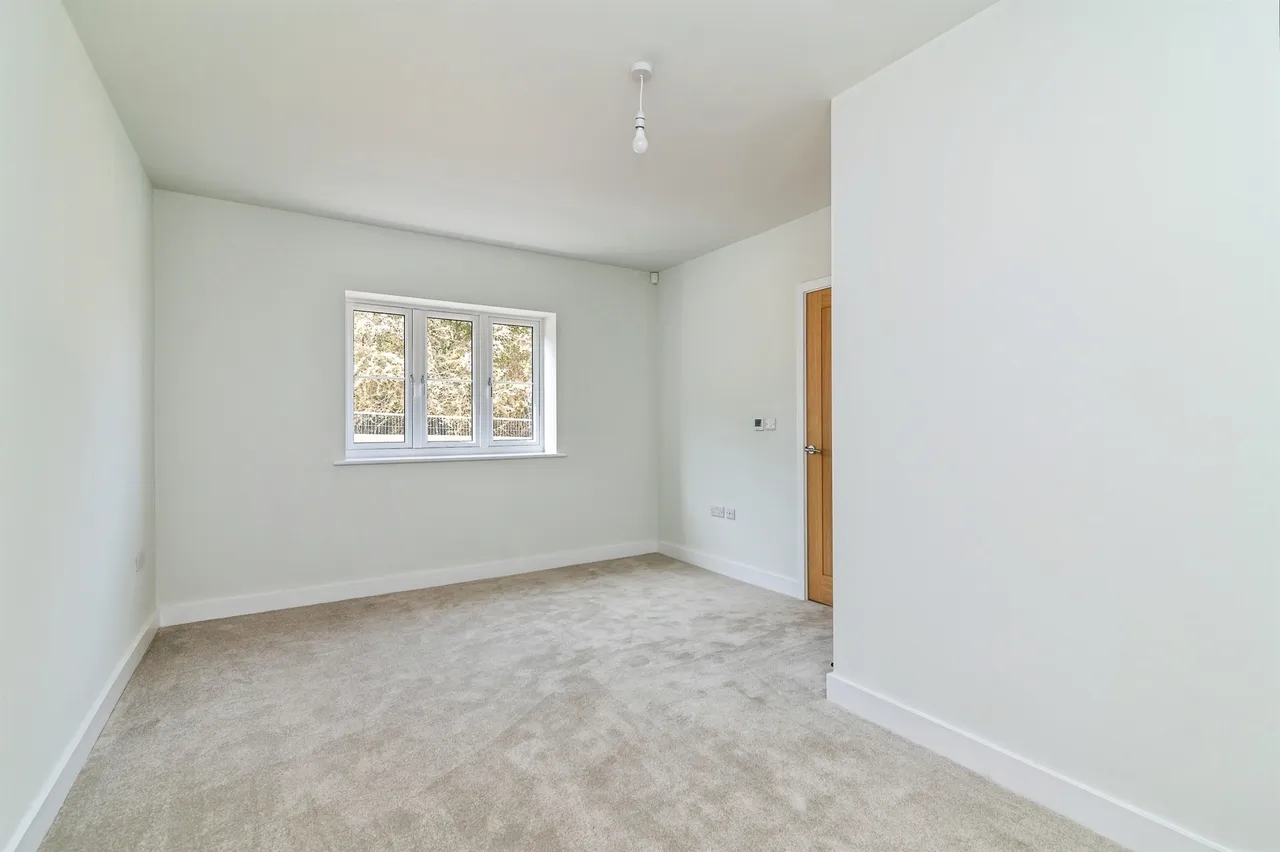 Coventry Lane, Bramcote, NG9, photo 9
