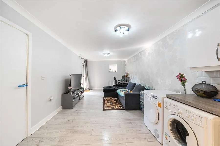 Thornton Road, Thornton Heath, CR7, photo 12