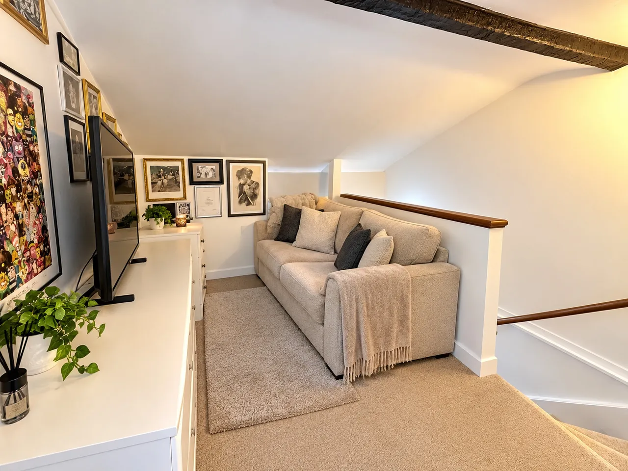 First floor Annexe, DT2, photo 3