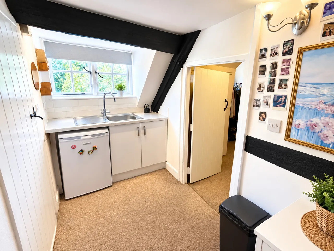 First floor Annexe, DT2, photo 5