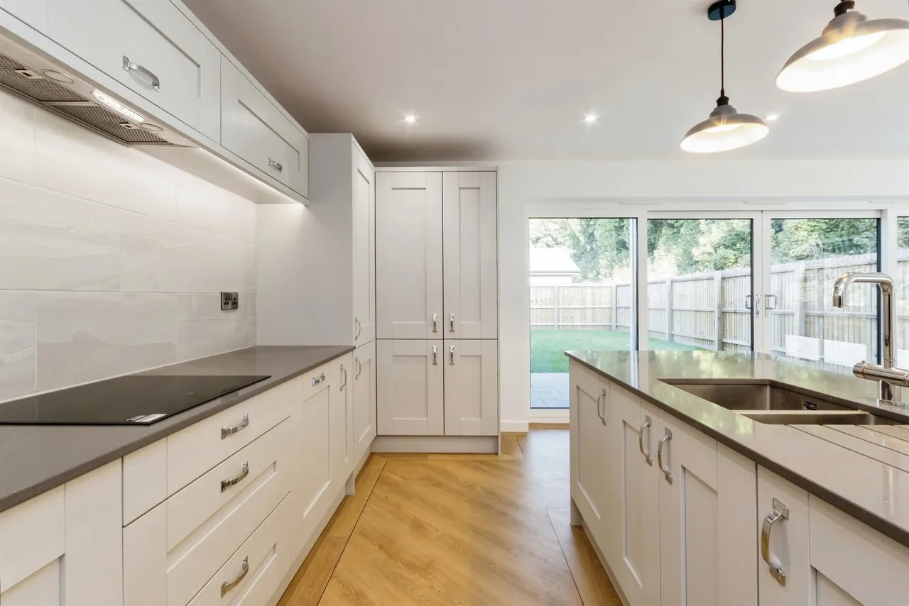 4 bed house for sale, Burton Road, Gedling, NG4