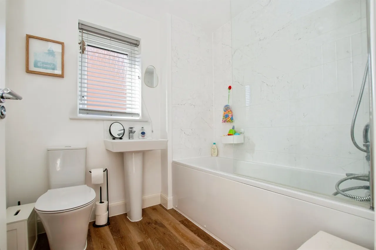 Manser Row, Longhedge, SP4, photo 16