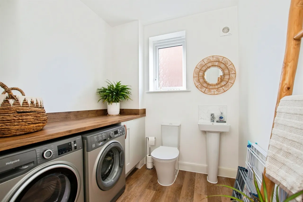 Manser Row, Longhedge, SP4, photo 7