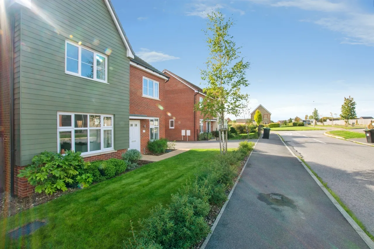 Manser Row, Longhedge, SP4, photo 19