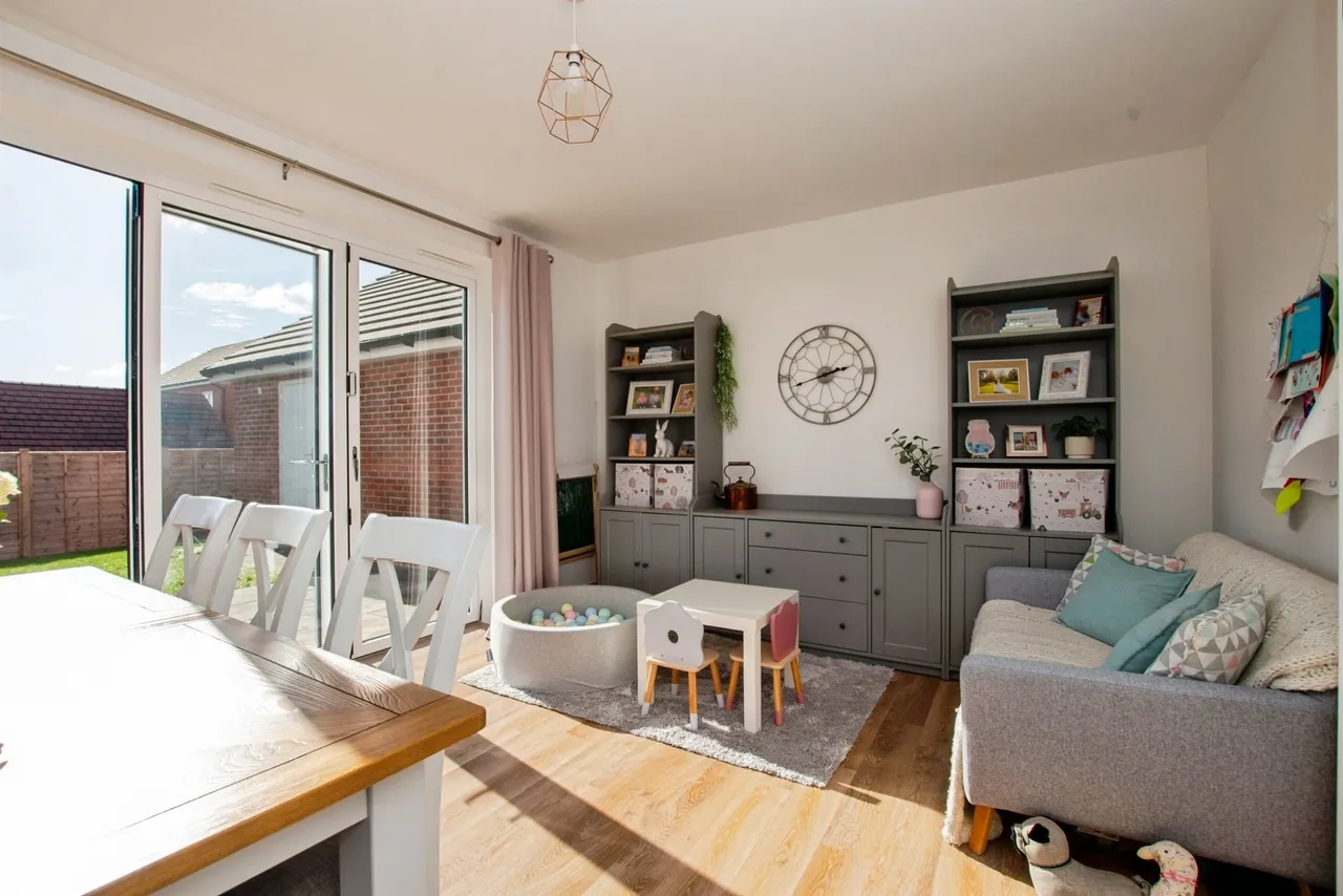 Manser Row, Longhedge, SP4, photo 5