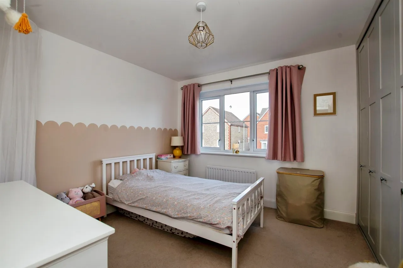 Manser Row, Longhedge, SP4, photo 13