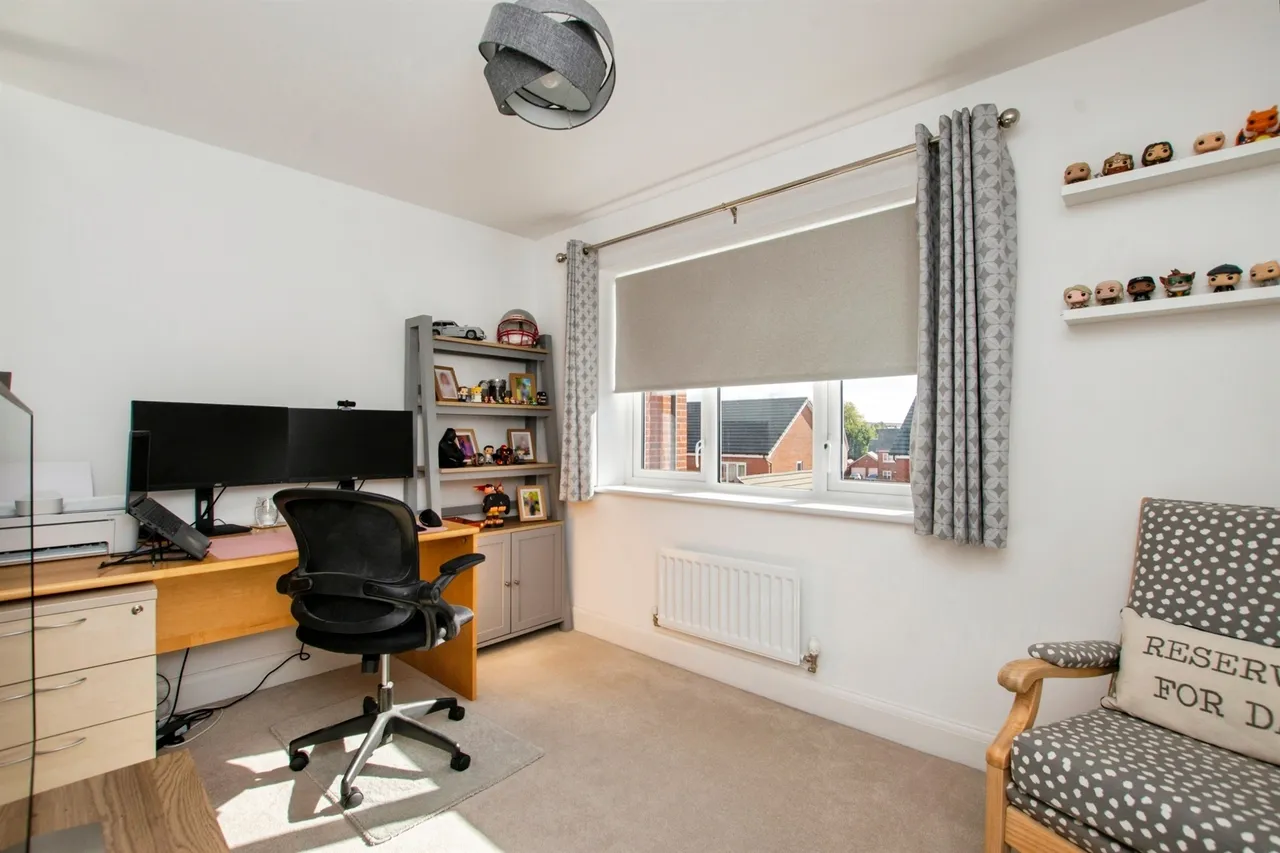 Manser Row, Longhedge, SP4, photo 15