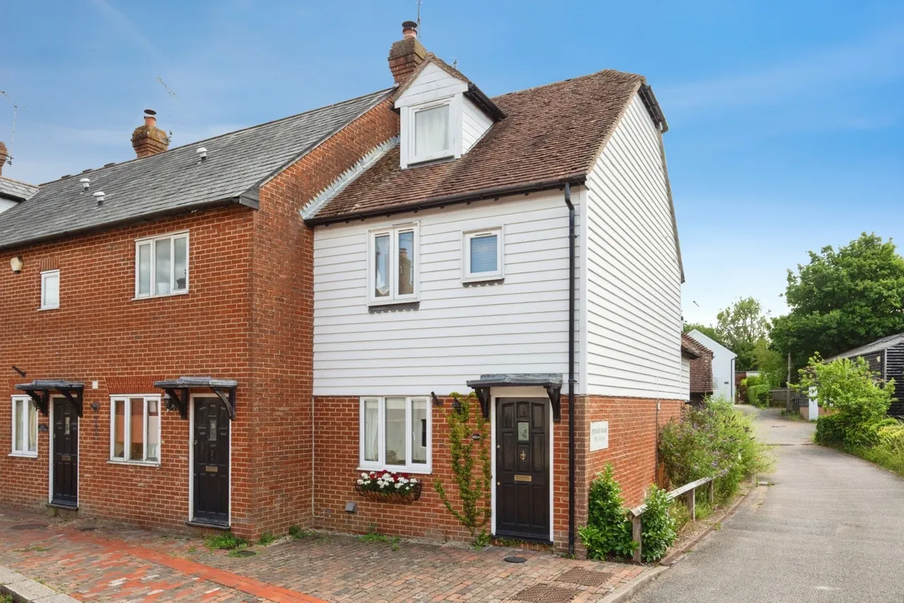 3 bed house for sale, High Street, Robertsbridge, TN32