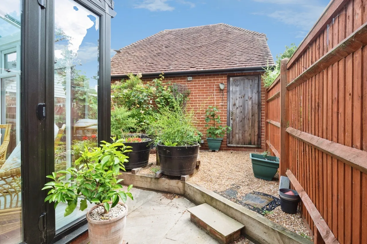 High Street, Robertsbridge, TN32, photo 6