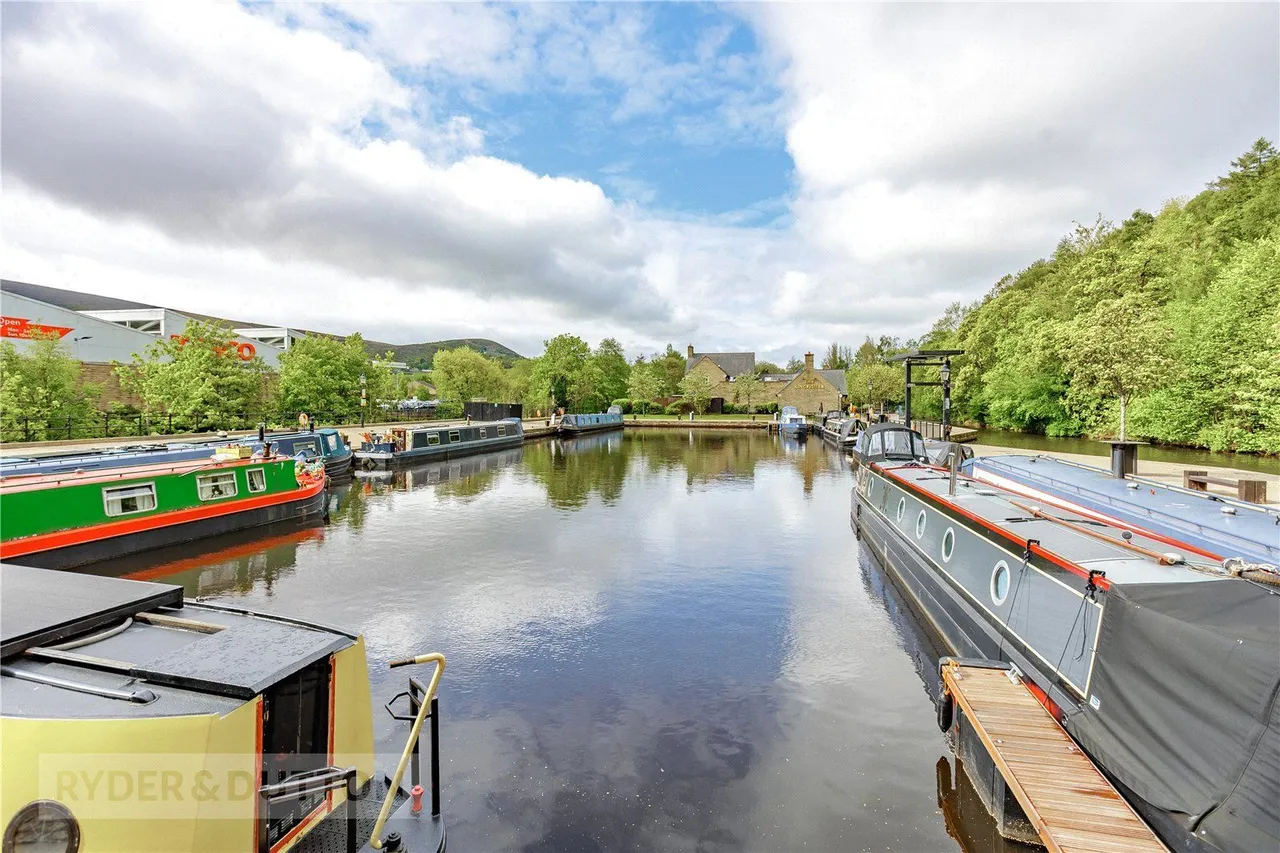 Herons Reach, Greenfield, OL3, photo 20