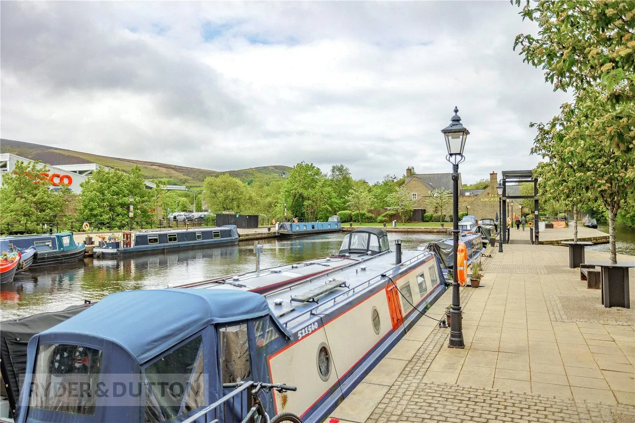 Herons Reach, Greenfield, OL3, photo 19