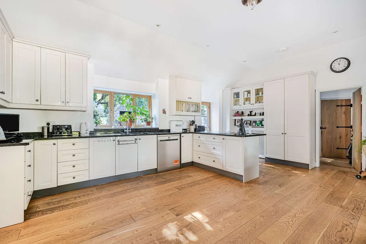 Hill Lane, Barnham, PO22, photo 11