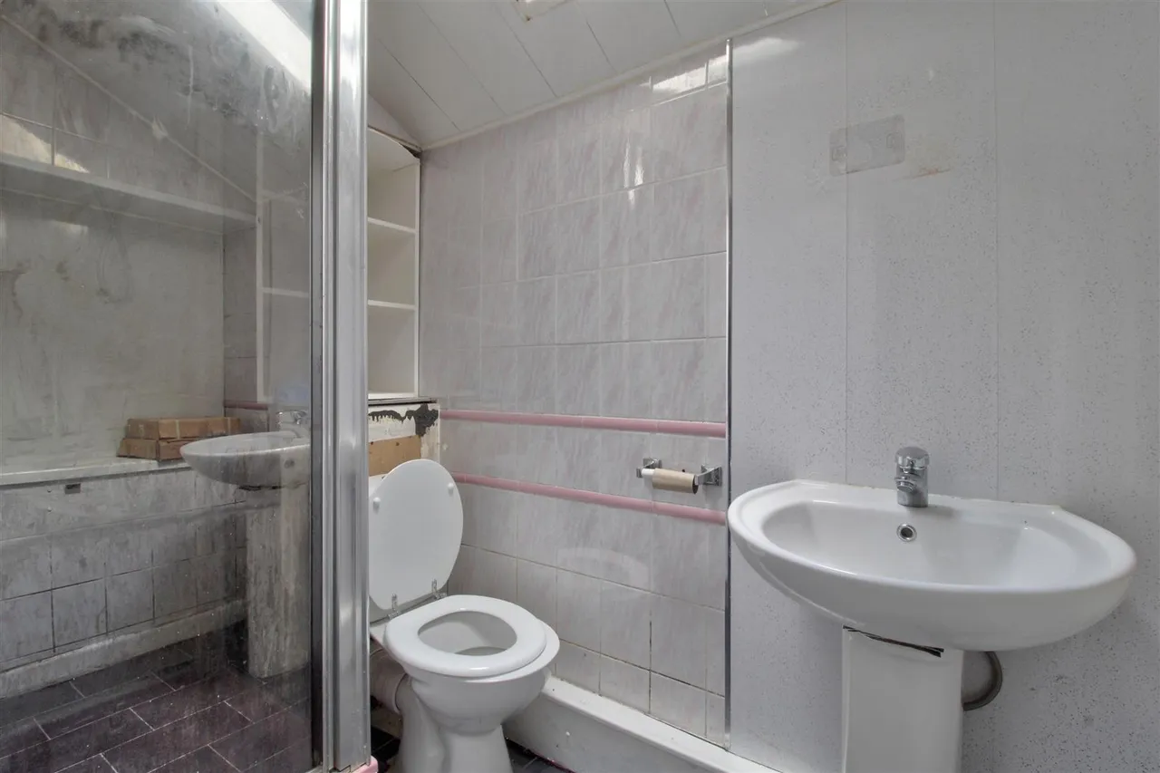 Queen Street, Abertillery, NP13 1AN, photo 8