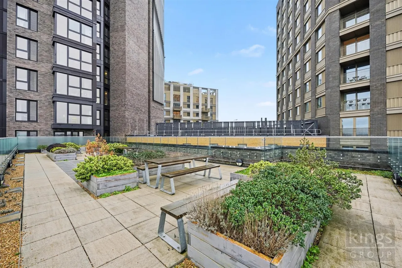 Station Road, London, photo 7
