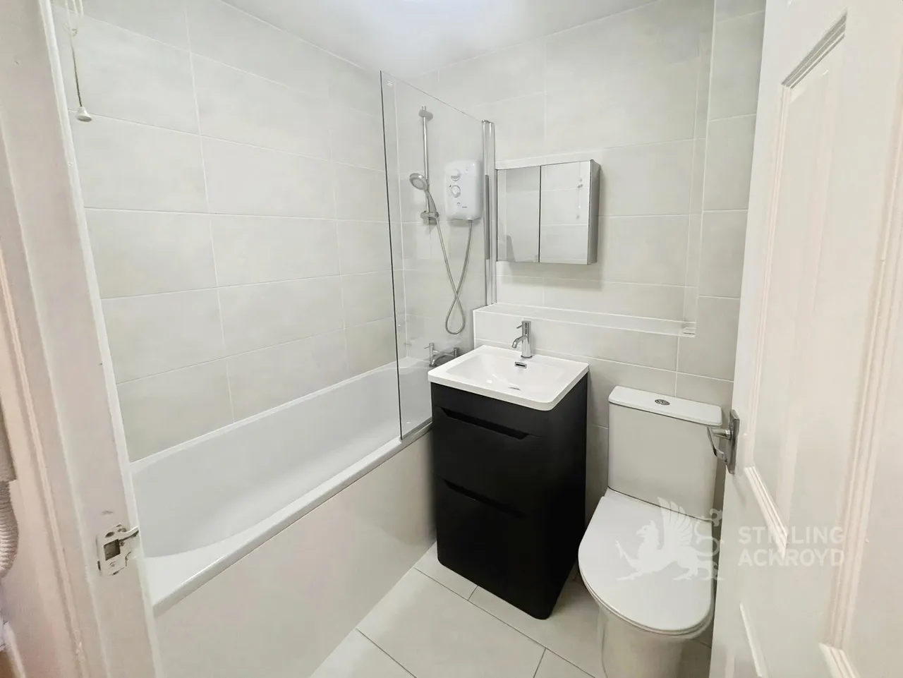 Seymour Way, Sunbury-on-Thames, TW16, photo 2