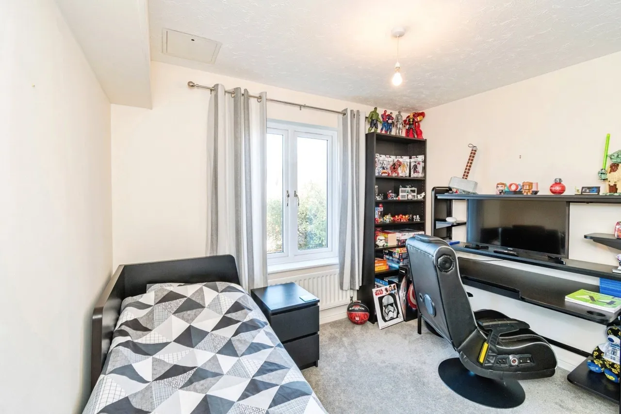 Admiralty Way, Marchwood, SO40, photo 10