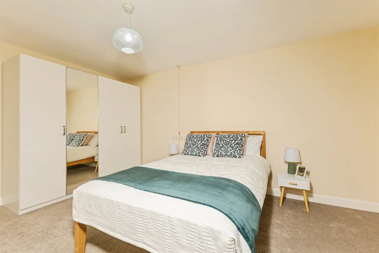 Emmbrook Court, Reading, RG6, photo 12