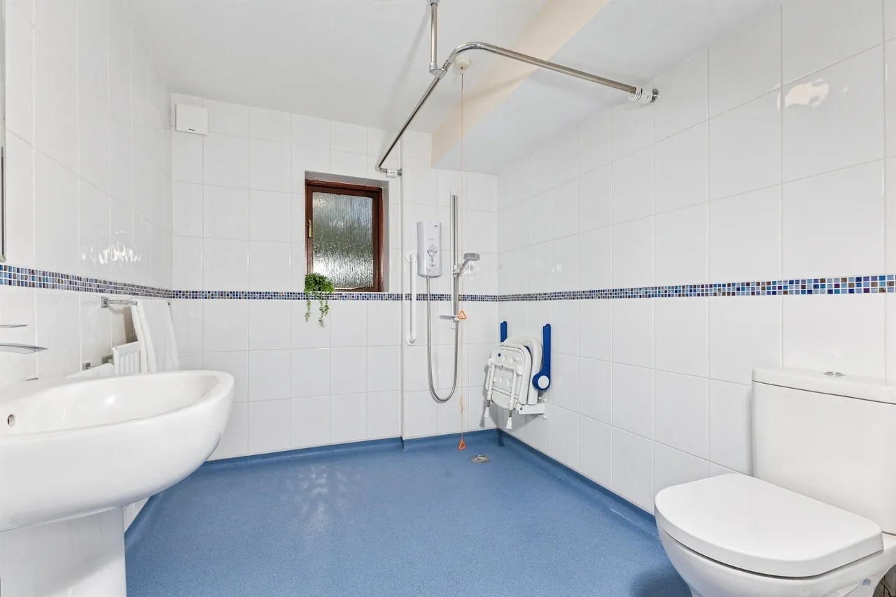 Emmbrook Court, Reading, RG6, photo 14