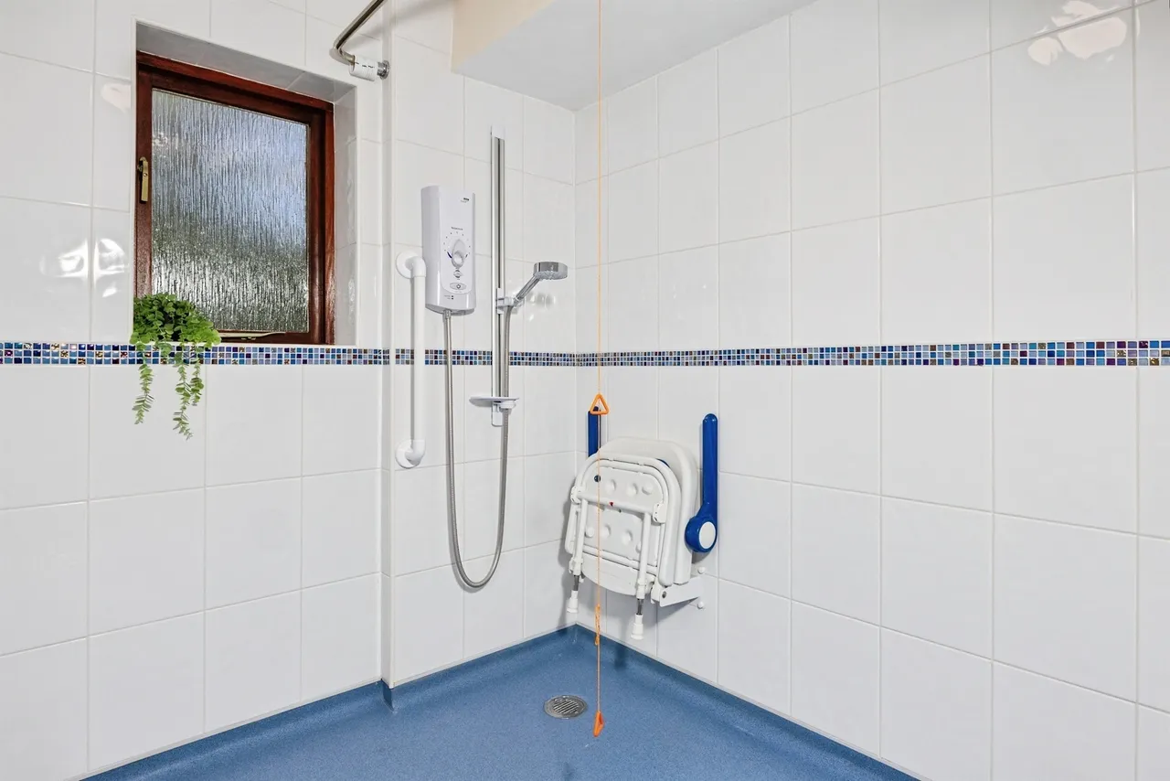Emmbrook Court, Reading, RG6, photo 13