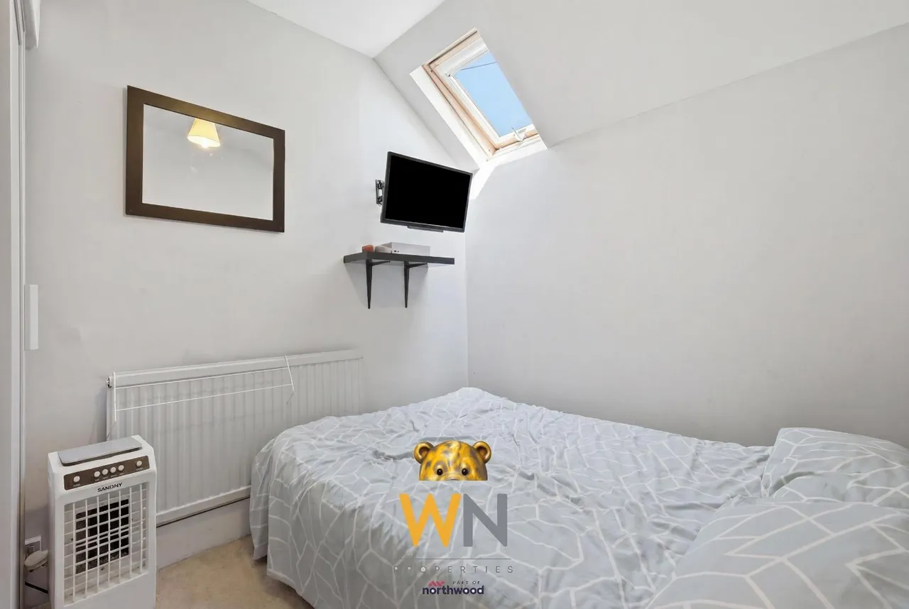 Rayleigh Road, Hutton, CM13, photo 15