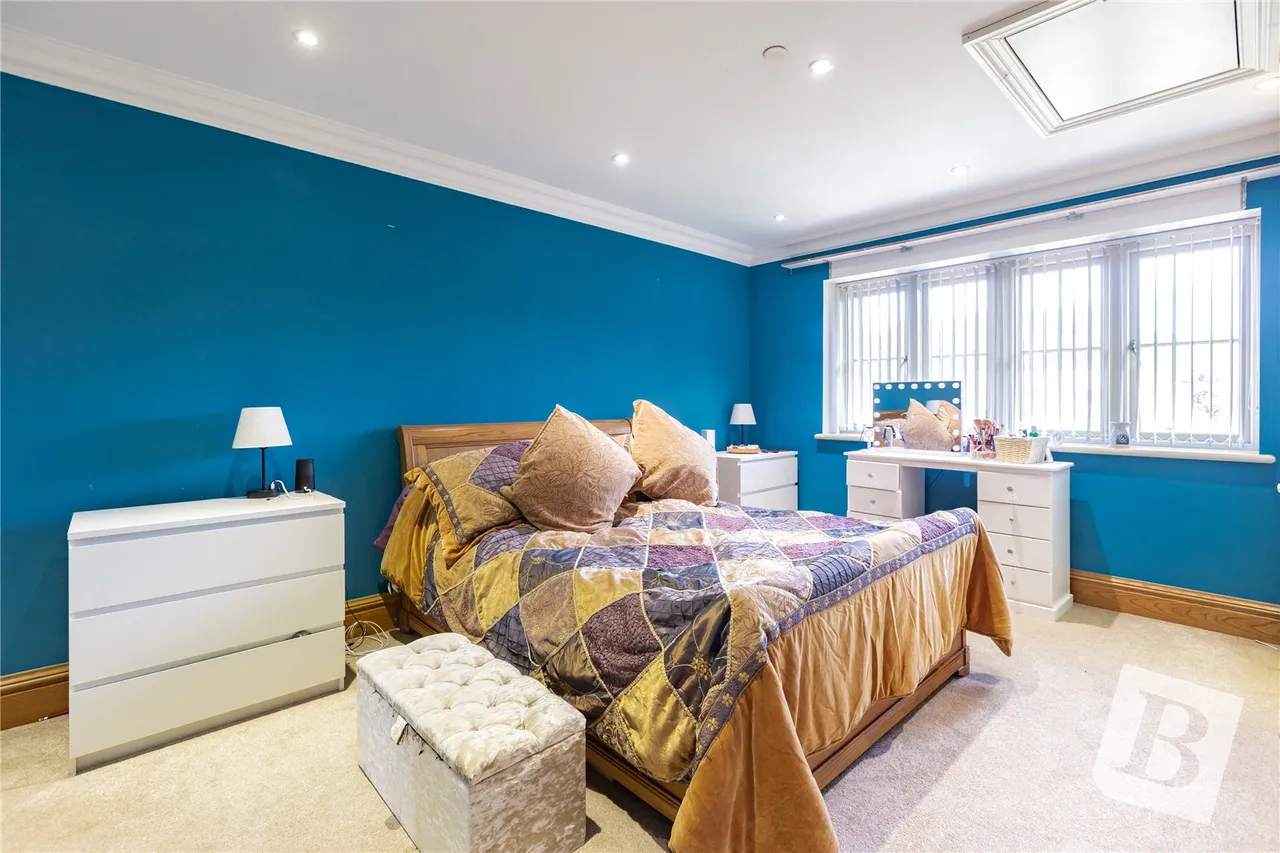 St. Marys Lane, Upminster, RM14, photo 4