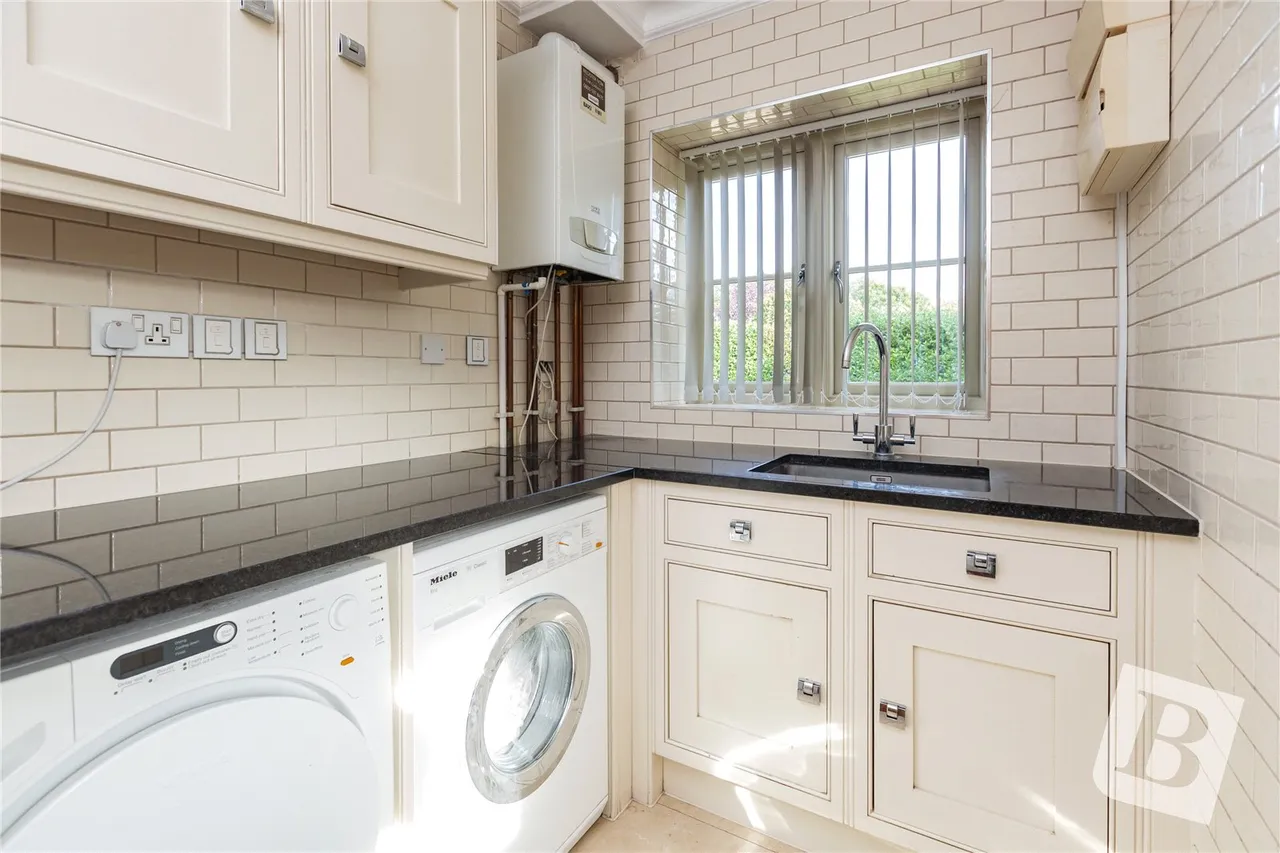 St. Marys Lane, Upminster, RM14, photo 10