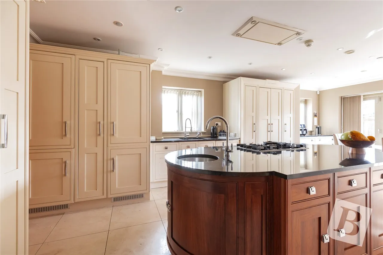 St. Marys Lane, Upminster, RM14, photo 12