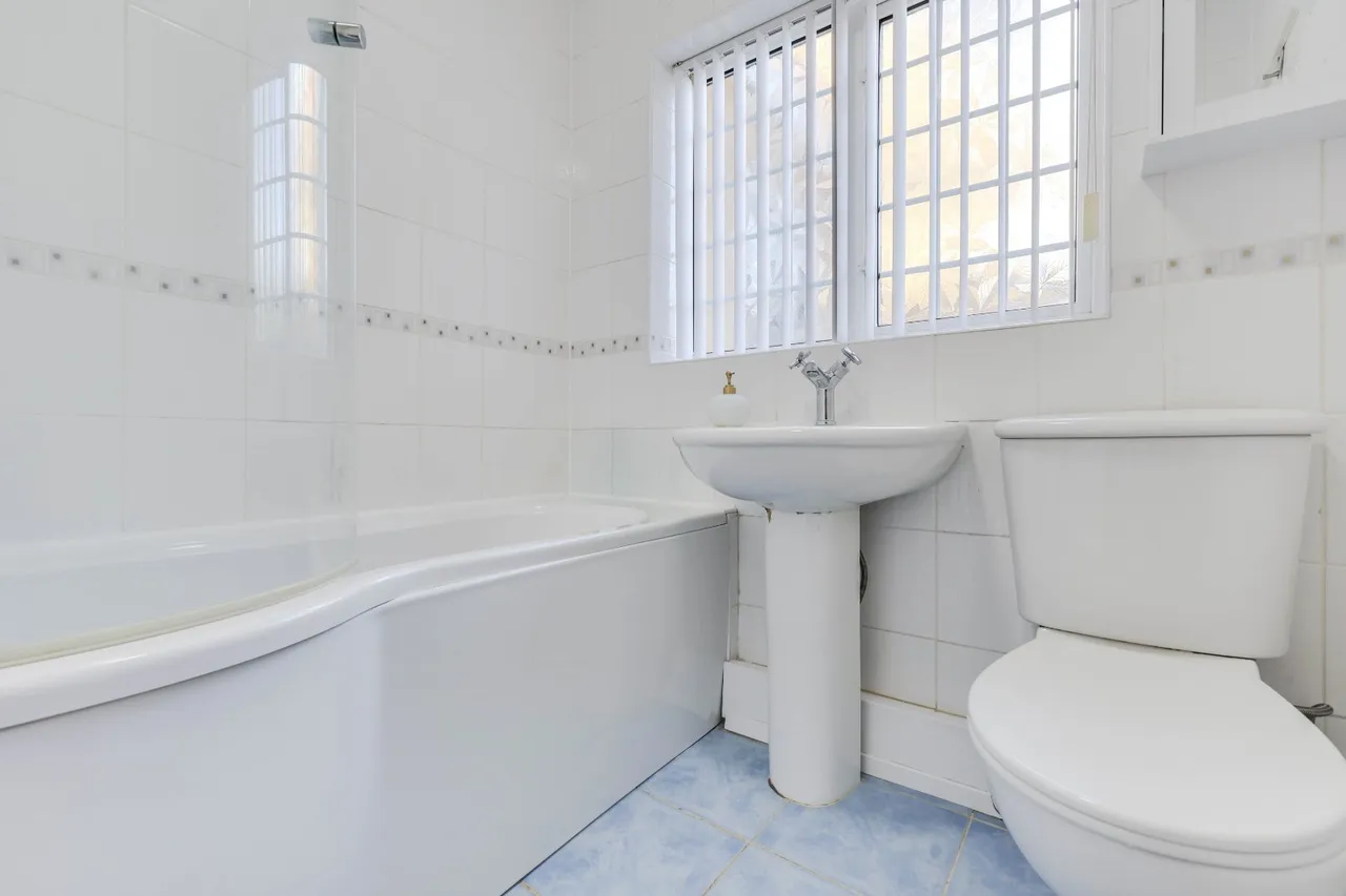 New Crescent, Horsforth, LS18, photo 14