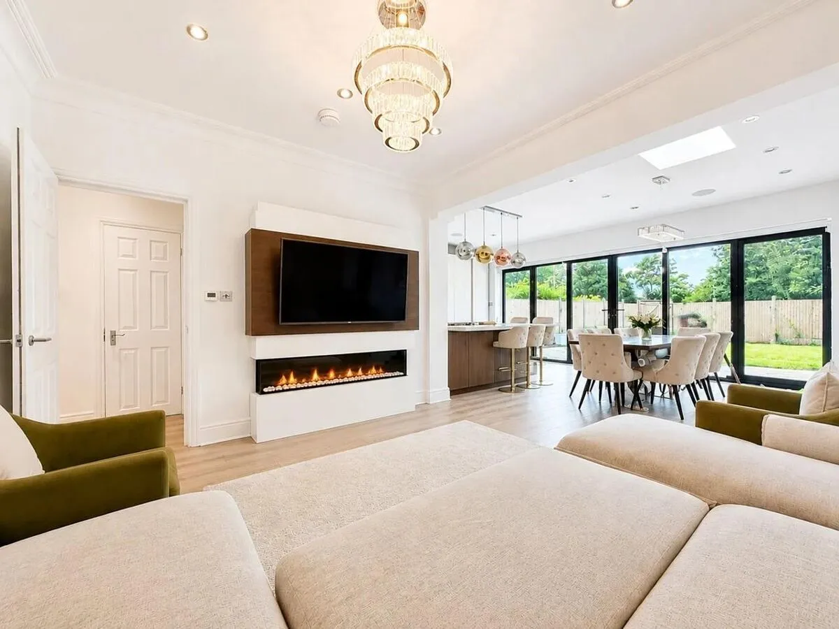6 bed house to rent, The Vale, London, NW11